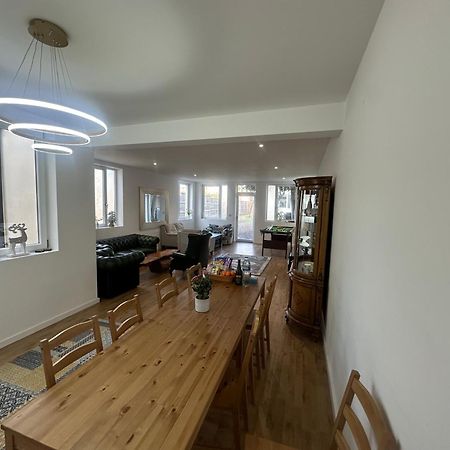 North London A Spacious 7 Bedroom House Accommodating Up To 18 People Complete With Own Gym And Table Tennis 외부 사진